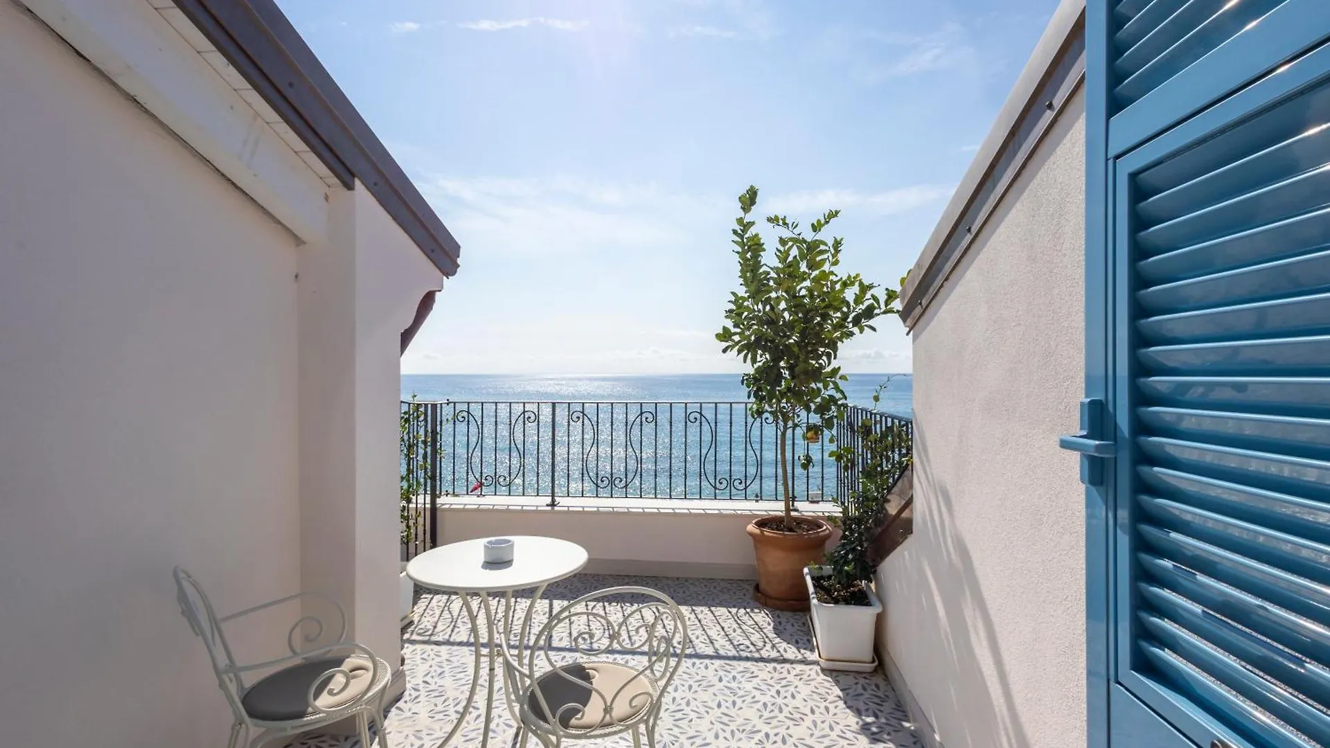 A'Mare Luxury Apartments Pietra Ligure